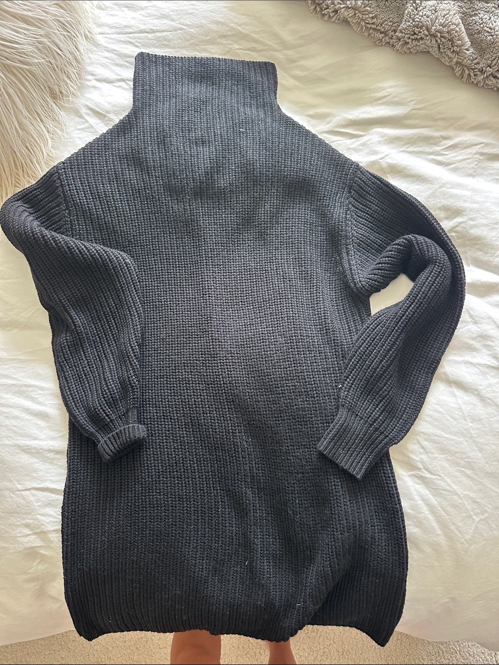 Wilfred XS Women's black Turtleneck Knit Sweaterdress